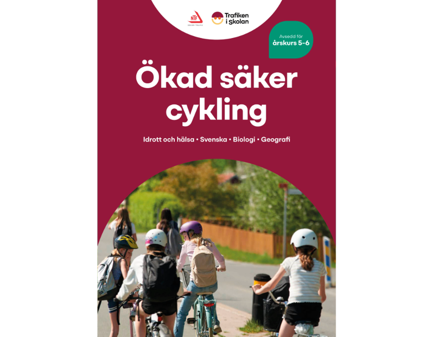 Skolbarn som cyklar.