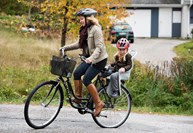 Skjutsa barn på cykel