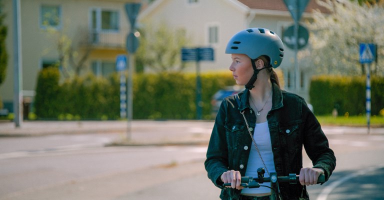 Hur följs reglerna för elsparkcyklar?