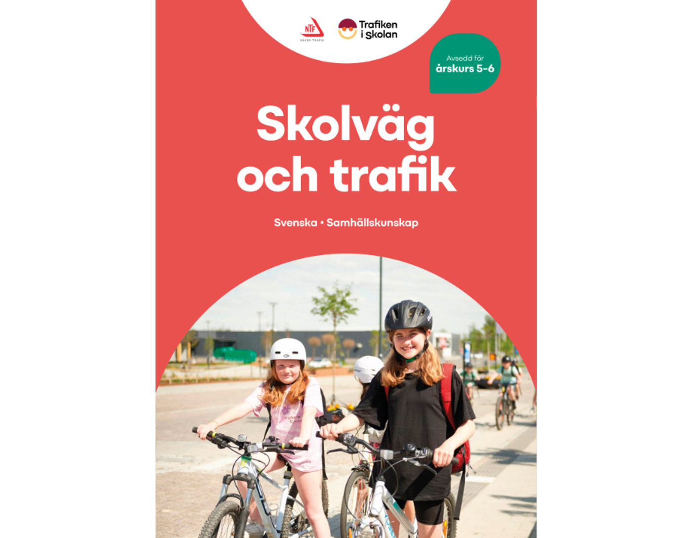 Skolbarn som cyklar.